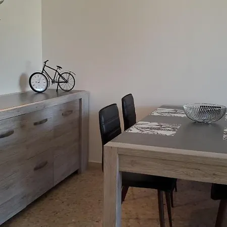 Apartment T1 35m2, Climatise, 2 Personnes,