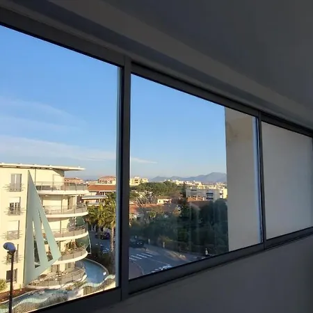 Apartment T1 35m2, Climatise, 2 Personnes, Frejus
